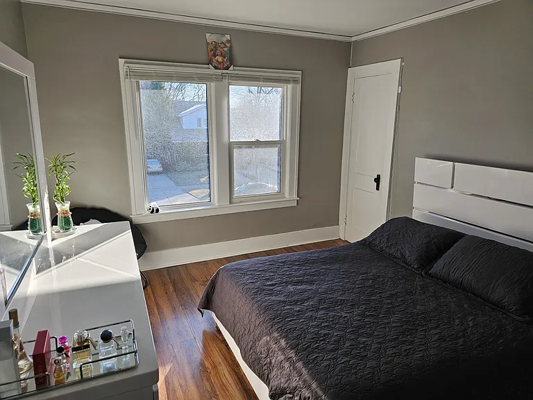429 Partington Ave — Photo 8