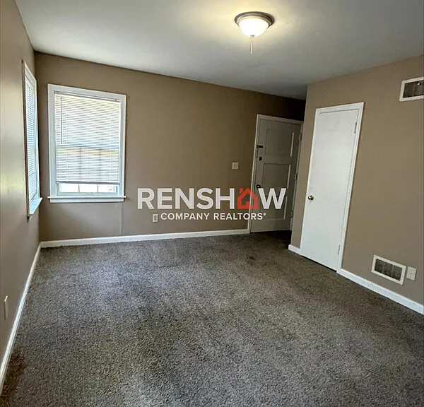 54 Locust Ln — Photo 4