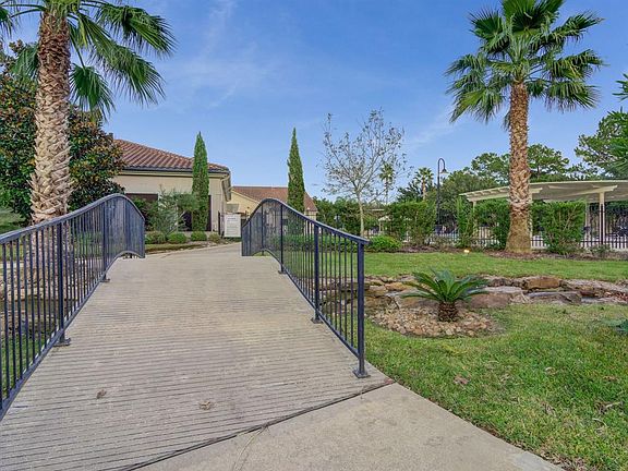 3rd image of 2319 S Lago Vista Dr