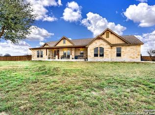 251 Triple R Dr, La Vernia, TX 78121