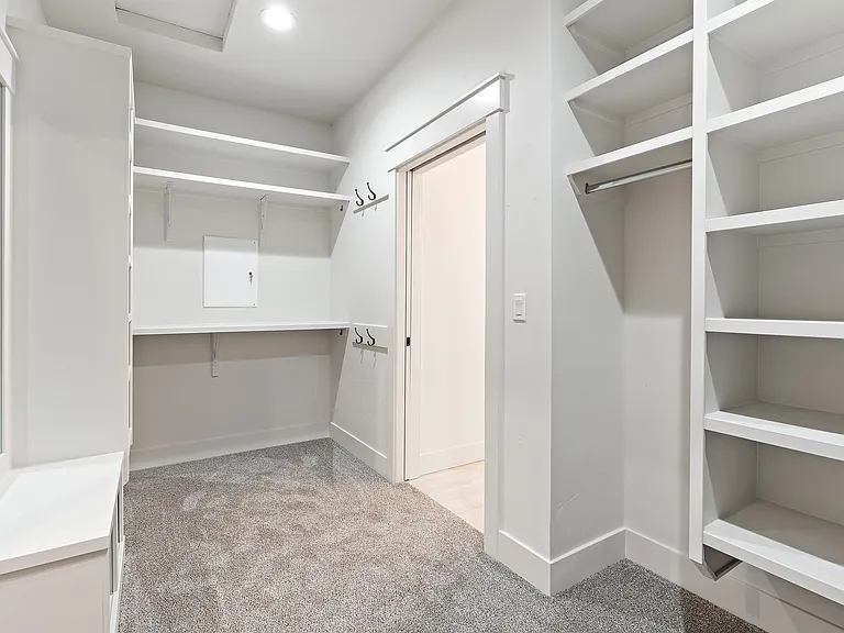 2450 W Iron Coop St #1 — Photo 9