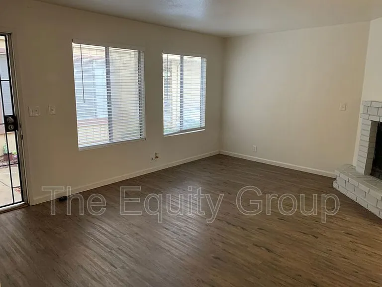 3912 W Meadow Ave — Photo 4