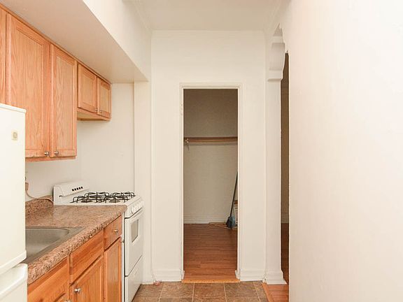 4th image of 4060 N Kenmore Ave APT 101