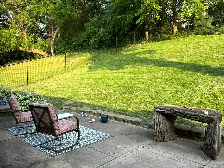 Ashley Dr — Photo 9