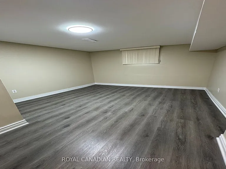 312 Coronation Dr #BASEMENT — Photo 14