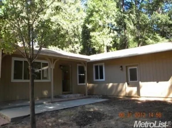 5457 Gilmore Rd, Pollock Pines, CA 95726