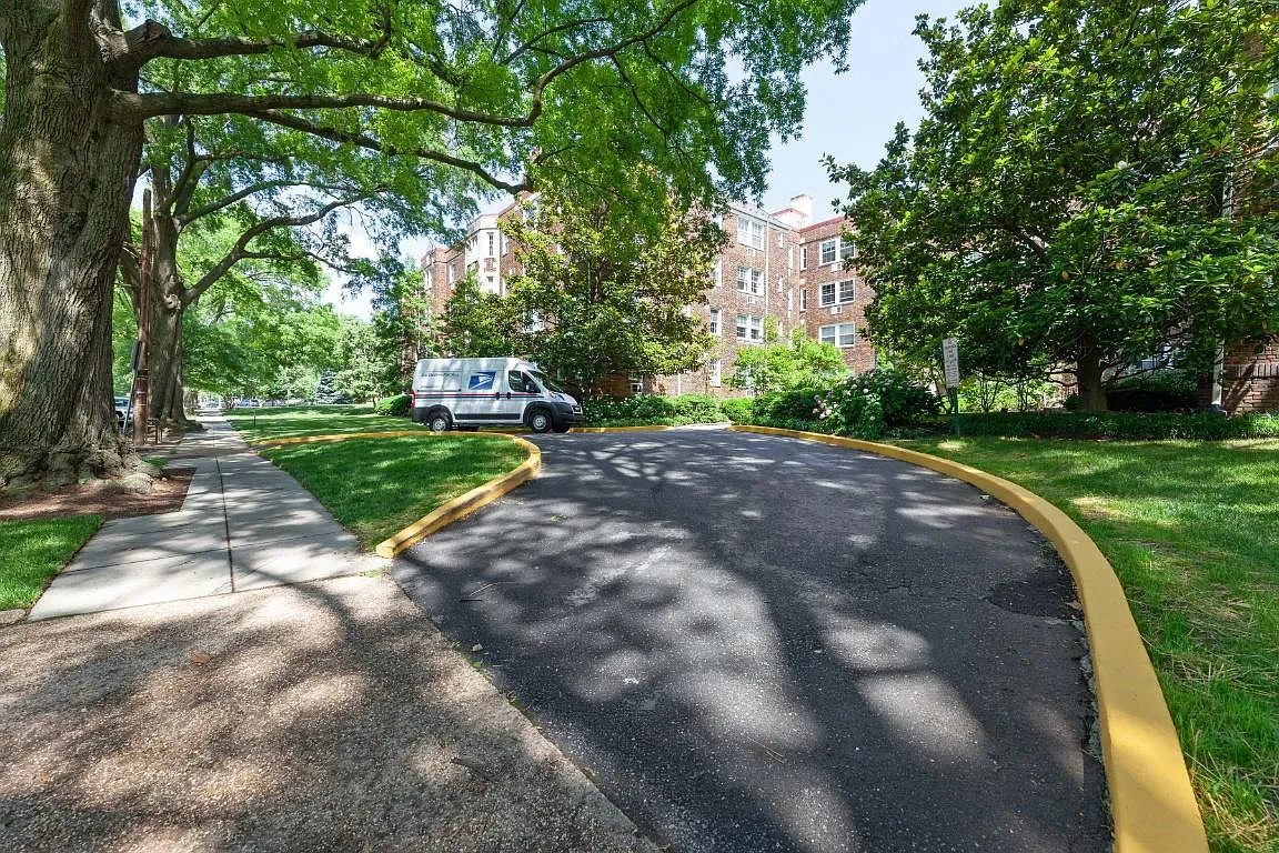 3051 Idaho Ave NW — Photo 3