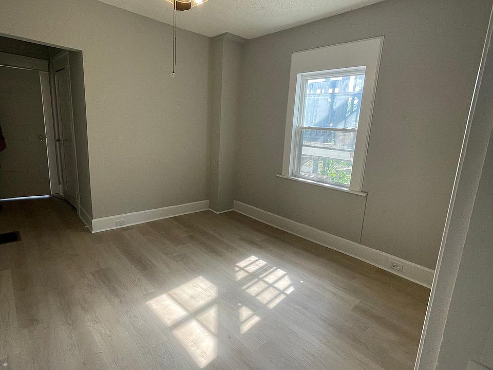 2nd image of 1021 Sharpe Ave #F