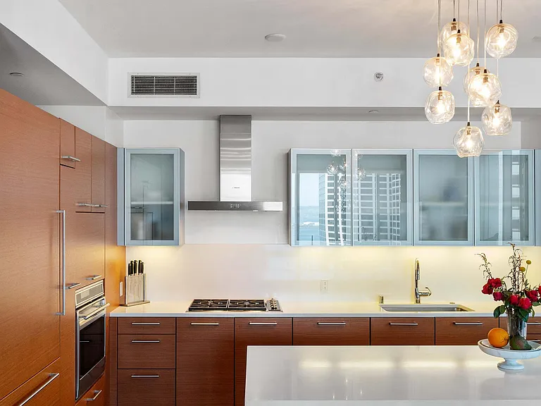 301 Mission St #27B — Photo 15