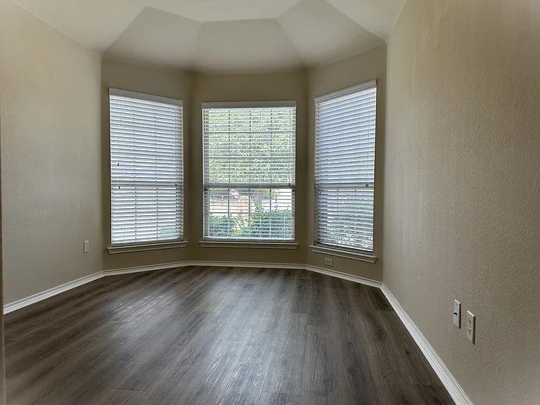929 Hazels Way — Photo 12