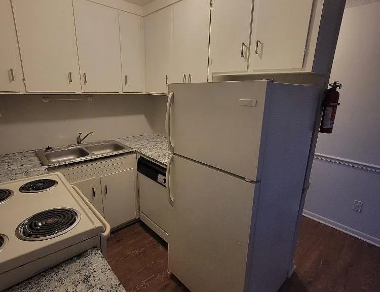 19 W Grady St #9 — Photo 7