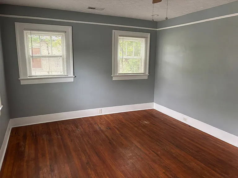 1405 Virginia St — Photo 4