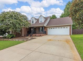 358 Shadow Oak Ct, Boiling Springs, SC 29316