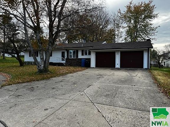 3rd image of 568 Southview Dr