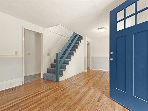 5th image of 18 Great Meadow Dr
