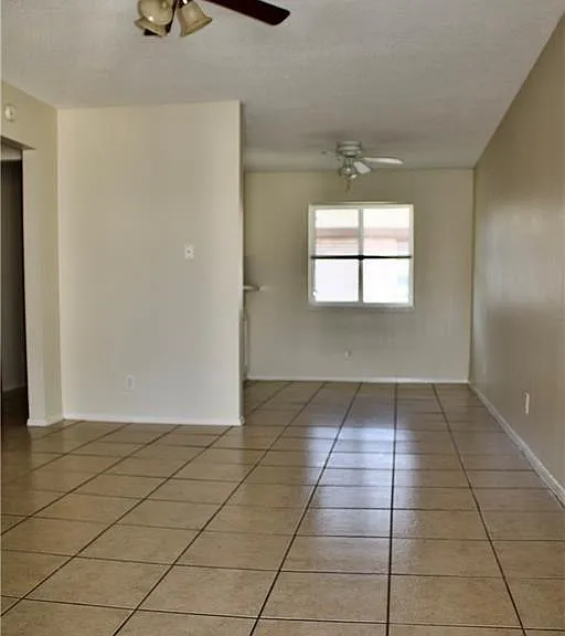 2125 Kerria Ave #10 — Photo 3