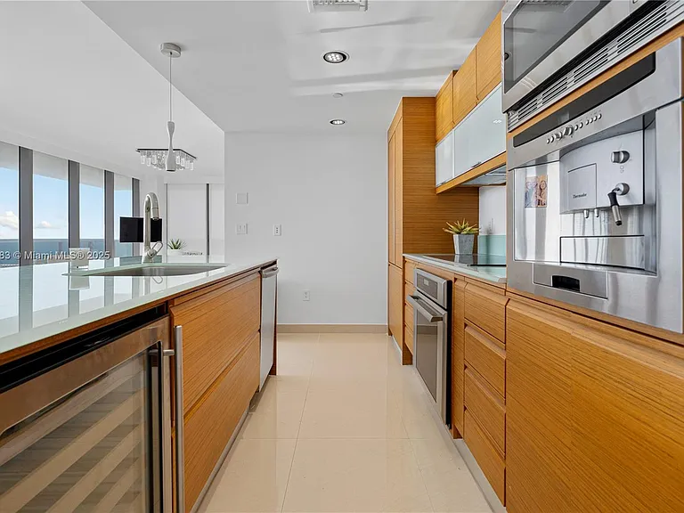 5875 Collins Ave #1202 — Photo 24