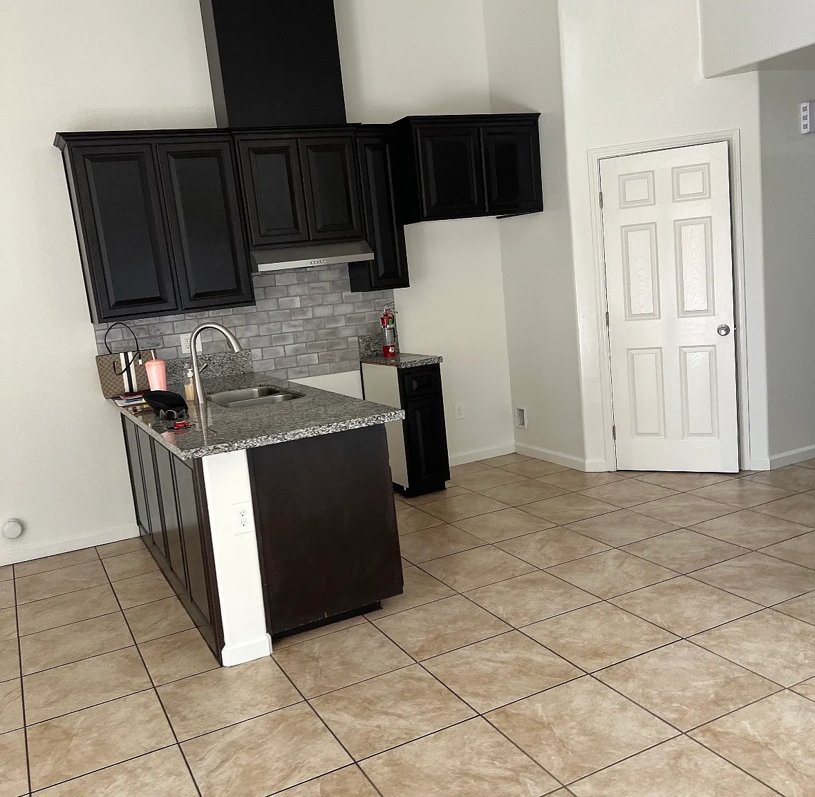 S King St, Bakersfield — Photo 1
