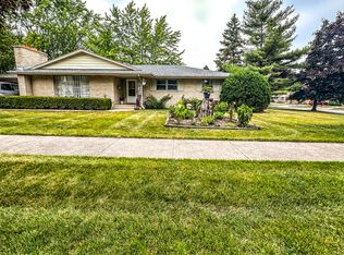 2300 W Grove Ave, Waukegan, IL 60085