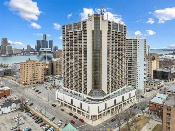 150 Park St W, Windsor, ON