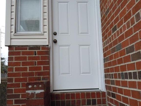 2nd image of 745 Quincy Ave #1