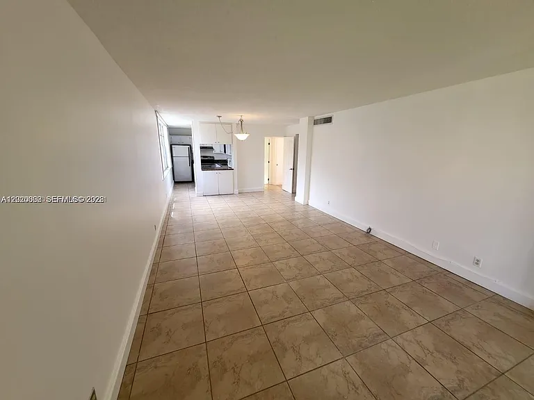 9440 Live Oak Pl #201 — Photo 5