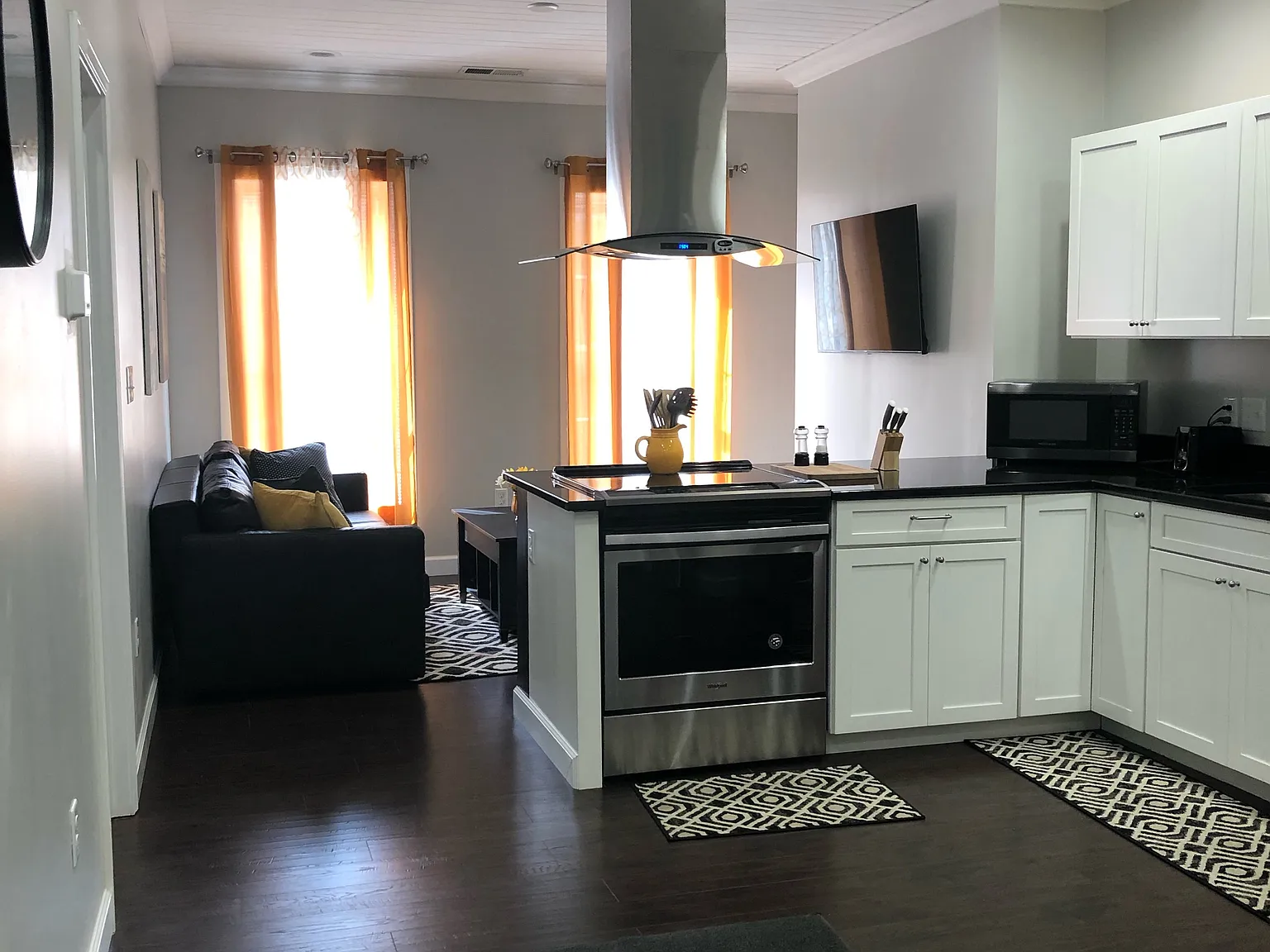 1 bed, $1,200 — Photo 2