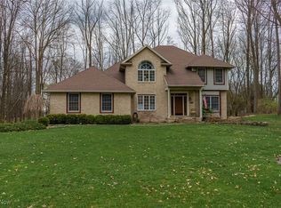 2001 Fairway Dr, Uniontown, OH 44685