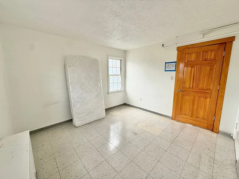 312 W State St #4 — Photo 8