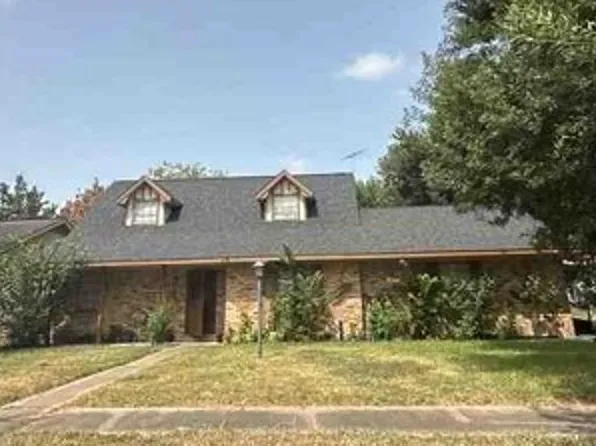 2806 Dewberry Ln, Pasadena, TX 77502