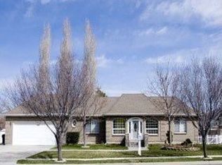 2255 E Willow Hills Dr, Sandy, UT 84093