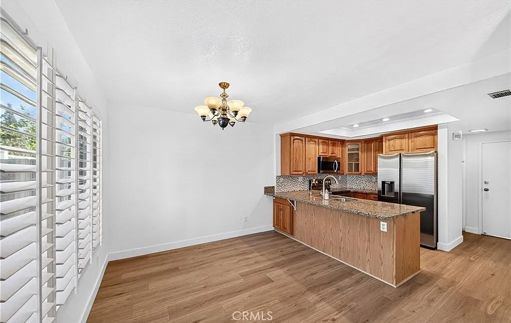2 bed, 2.5 bath, 1186 sqft, $3,400 — Photo 4