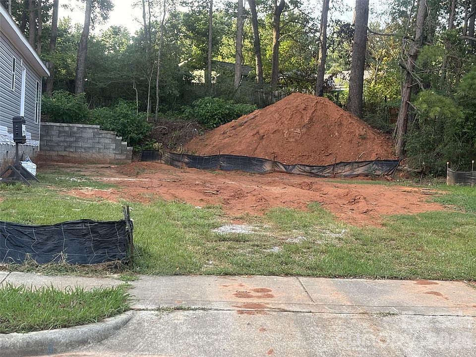 2nd image of 1725 Fox Hollow Dr