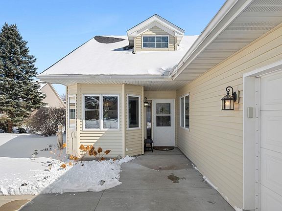 2nd image of 183 Cardinal Ln