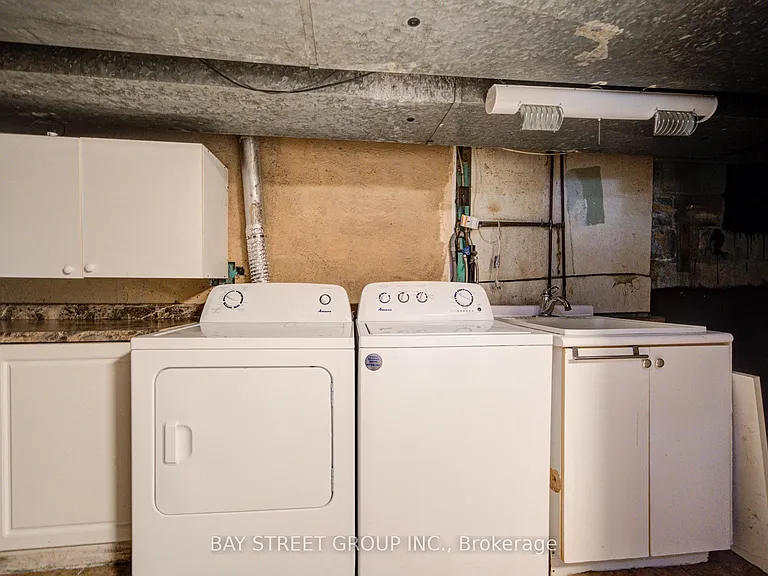 1421 Old Green Ln — Photo 33