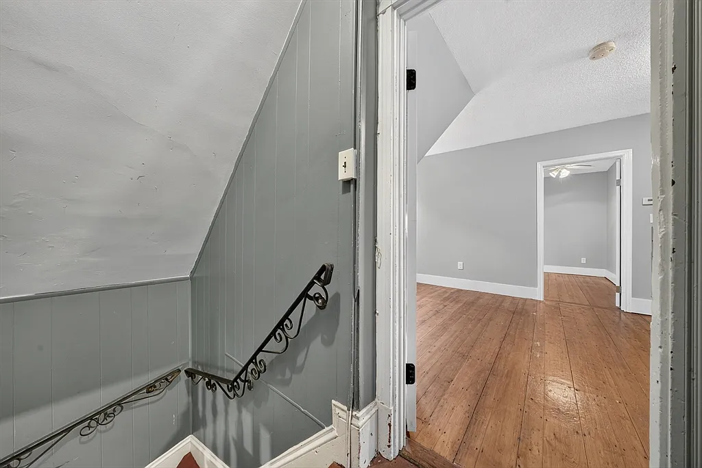 3 bed, 1.0 bath, 1080 sqft, $2,750 — Photo 4