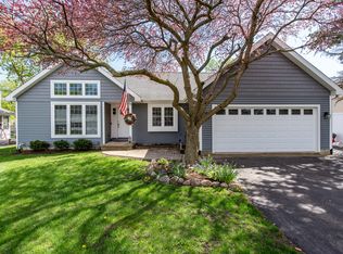 1917 Fairfield Rd, Lindenhurst, IL 60046