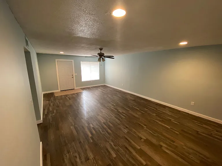 620 E Rosewood Ln #620 — Photo 3