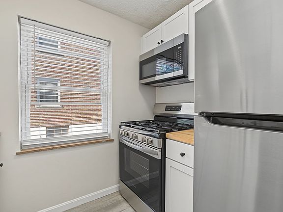 5th image of 62 Gorman Ln APT B