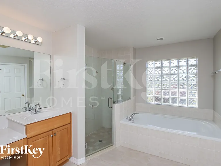 1347 Armory Dr NE — Photo 10