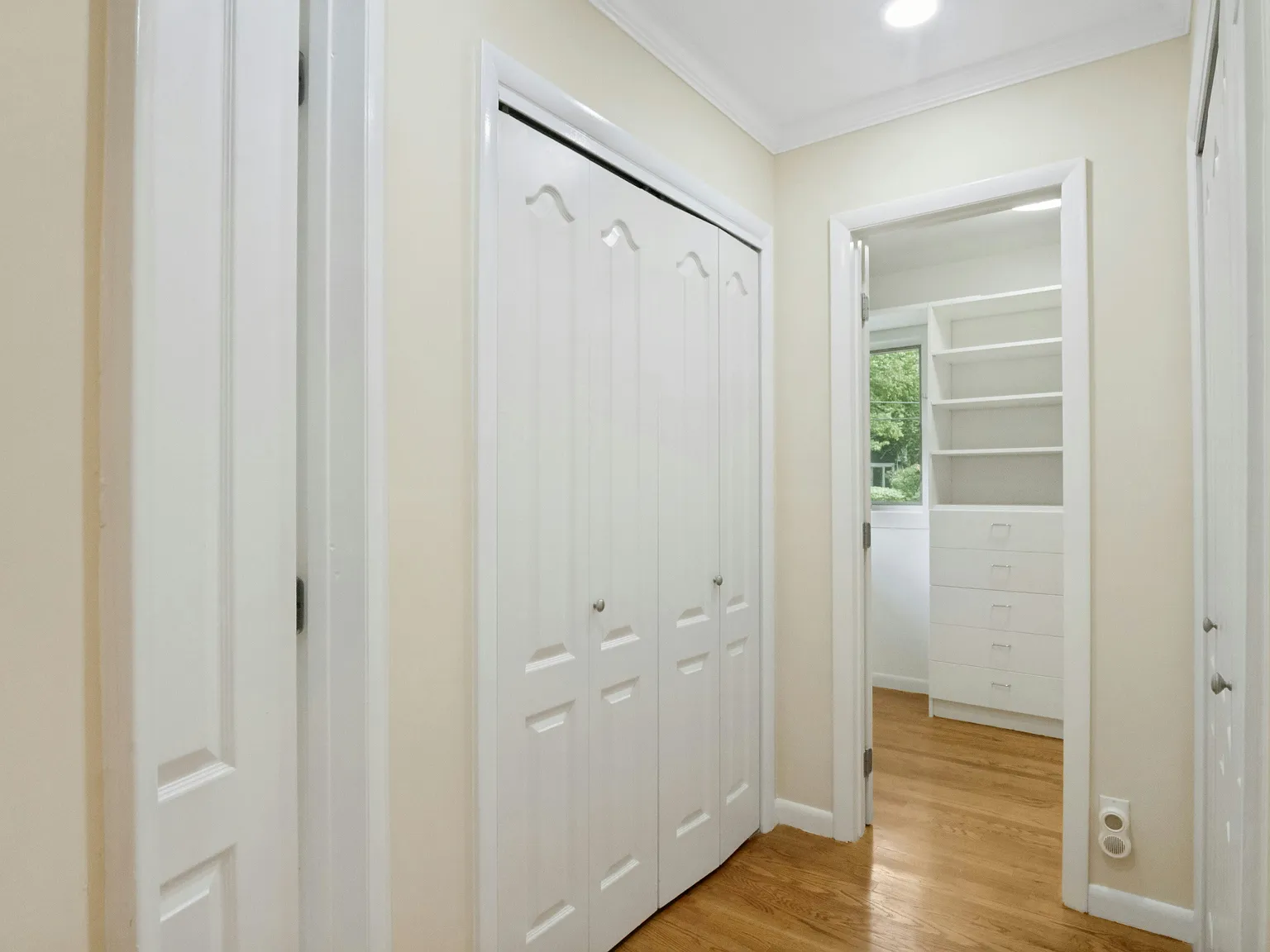 5 bed, 3500 sqft, $9,800 — Photo 3