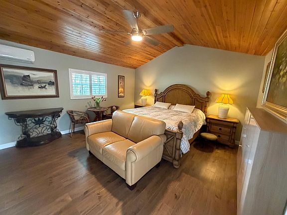 2nd image of 190 Sand Pine Rd #B