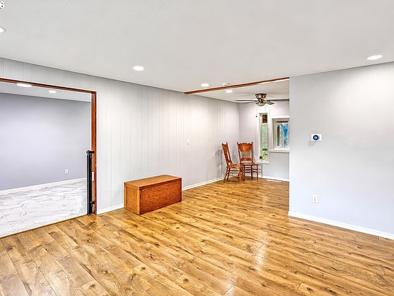 5th image of 1175 SE 2nd St