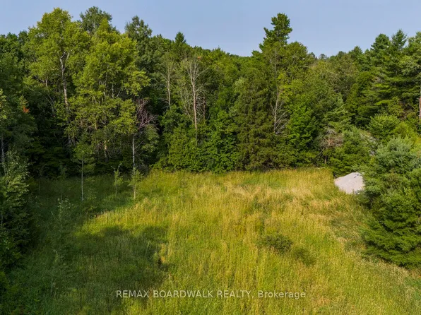 752 Bennett Lake Rd, Tay Valley, ON K0G 1A0