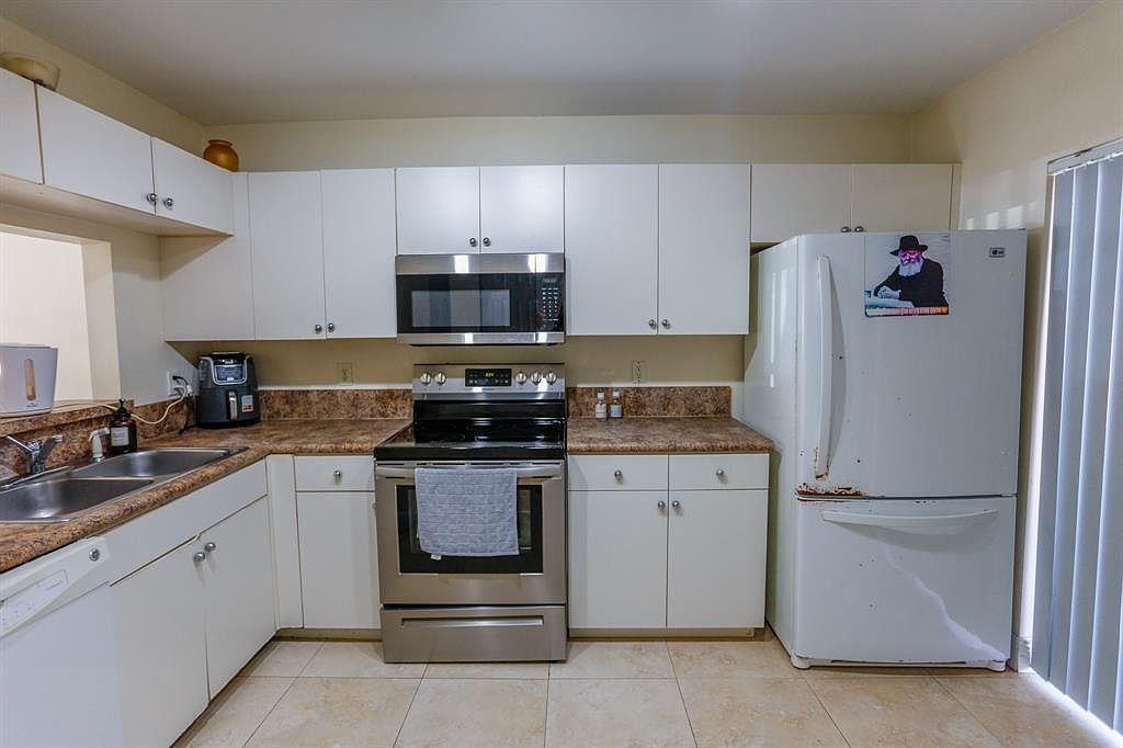4149 NW 67th Te #4149 — Inverrary Country Club