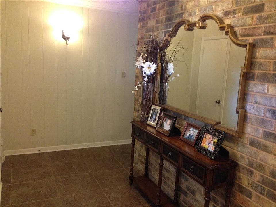 1st image of 2808 Eugenia Dr