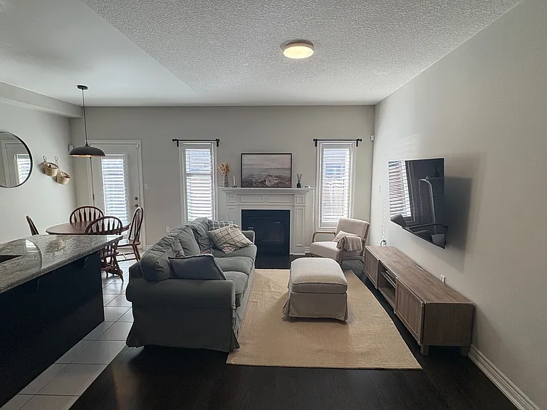 7 Sonoma Valley Cres — Photo 5