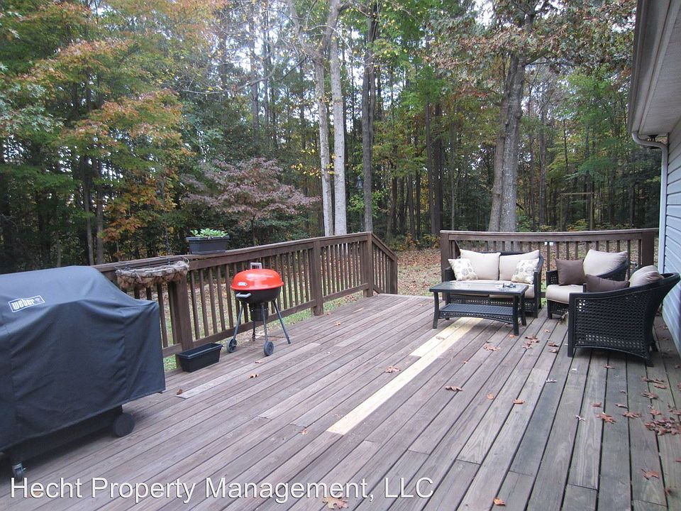 1st image of 8000 Parkview Ln