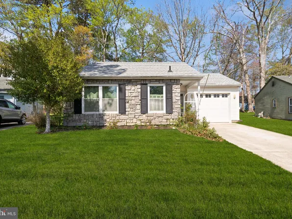306 Concord Ct, Little Egg Harbor, NJ 08087