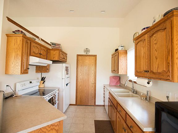 4th image of 3705 Jackson Ave